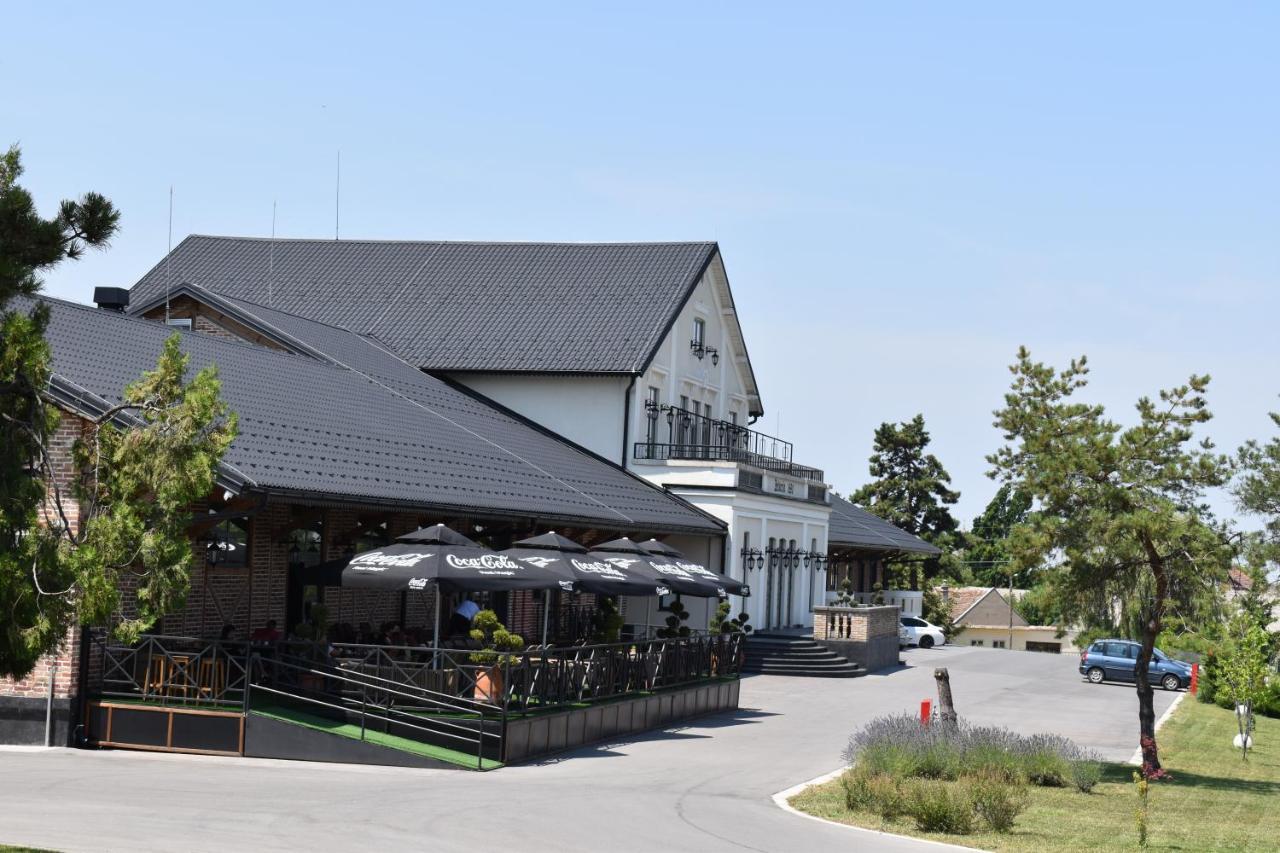 Helvecija 1880 Hotel Vrsac Exterior photo